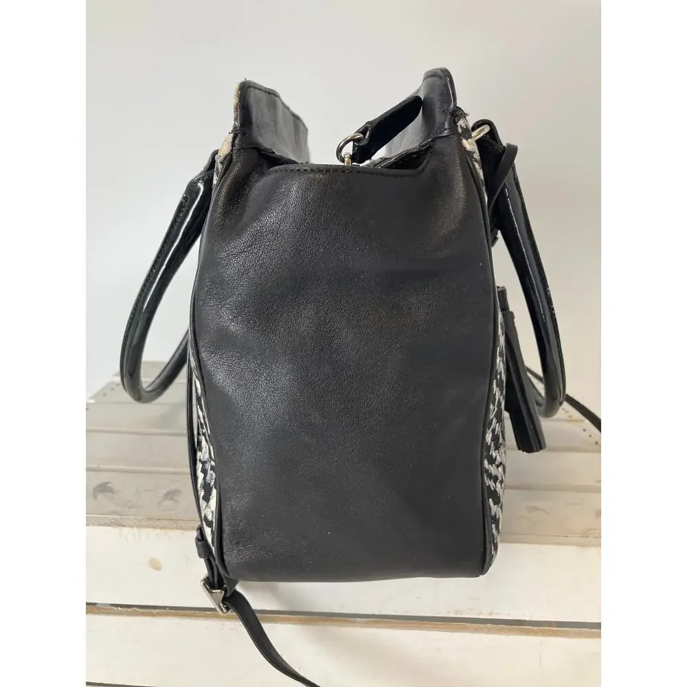 COACH 25811 BLACK, WHITE PRINT CANVAS, LEATHER SHOULDER BAG